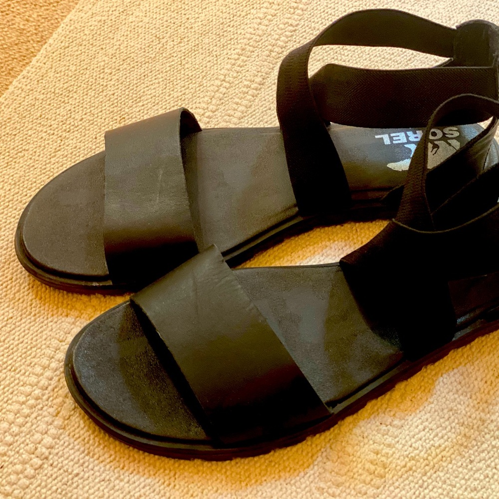 Brand Ne Black Sorel sandals!
